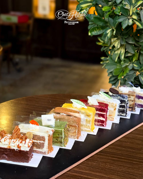10 pieces of assorted cake